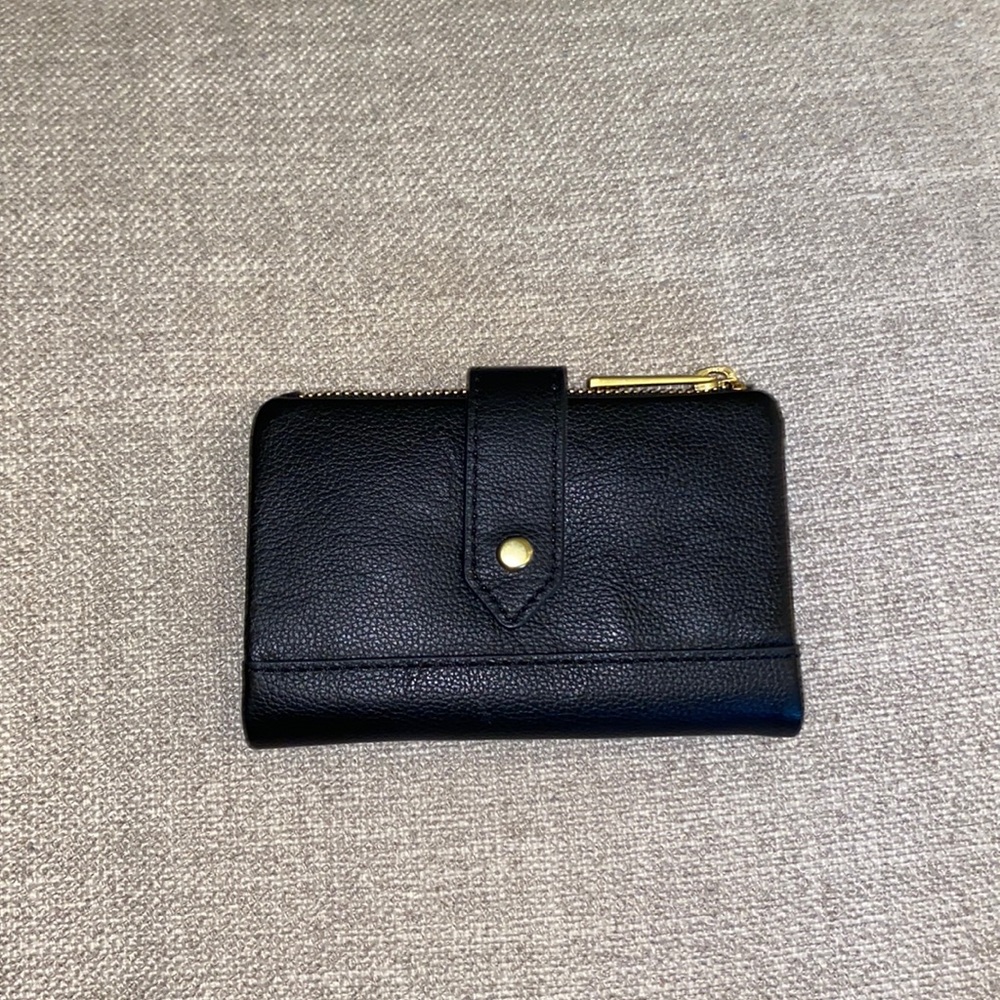 STORE CLOSING! Fossil wallet